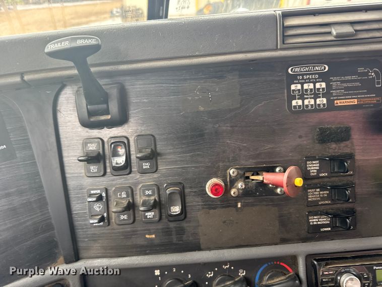 image for item FB7326 2007 Freightliner Columbia 120 crane truck