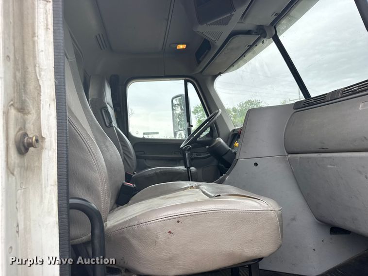 image for item FB7326 2007 Freightliner Columbia 120 crane truck