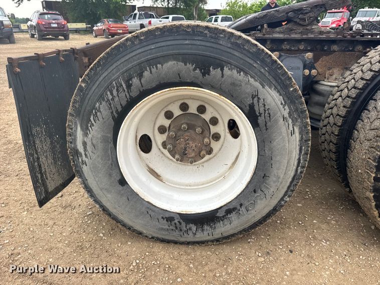 image for item FB7326 2007 Freightliner Columbia 120 crane truck