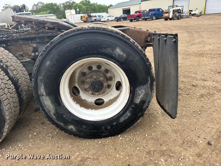 image for item FB7326 2007 Freightliner Columbia 120 crane truck