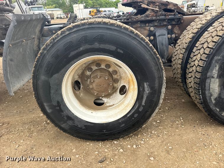 image for item FB7326 2007 Freightliner Columbia 120 crane truck