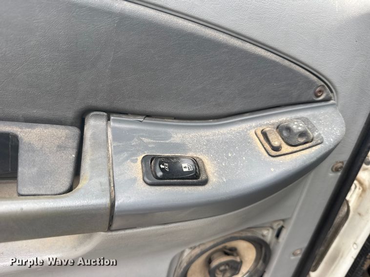 image for item FB7327 2006 Freightliner Columbia 120 semi truck