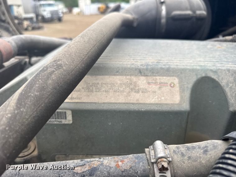 image for item FB7327 2006 Freightliner Columbia 120 semi truck
