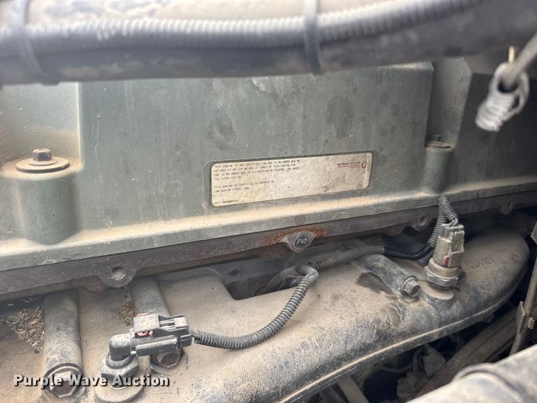 image for item FB7327 2006 Freightliner Columbia 120 semi truck