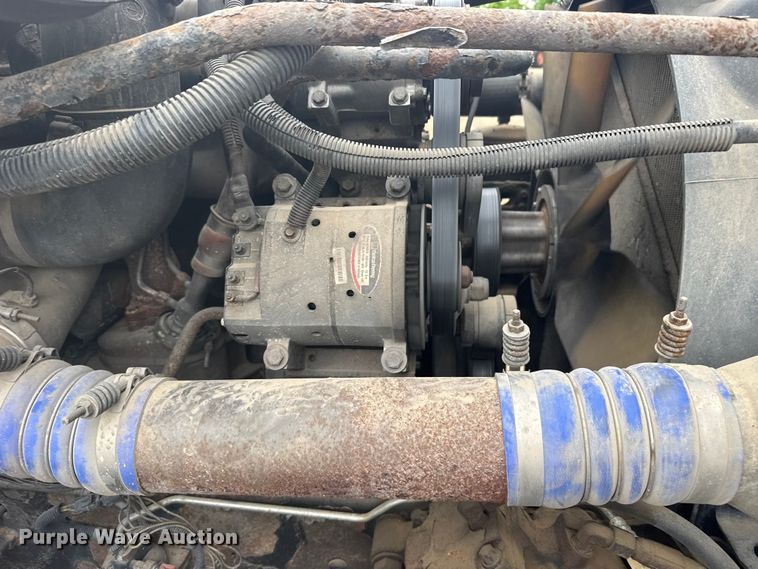 image for item FB7327 2006 Freightliner Columbia 120 semi truck