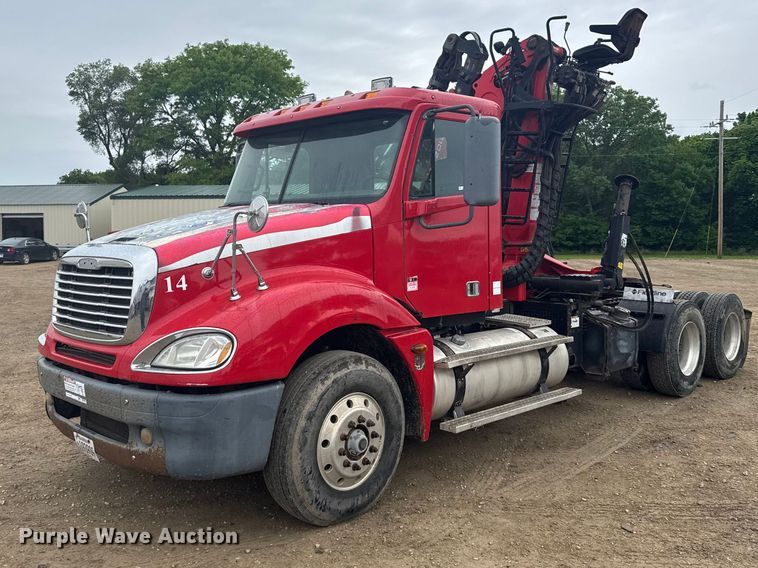 image for item FB7328 2005 Freightliner Columbia 120 crane truck