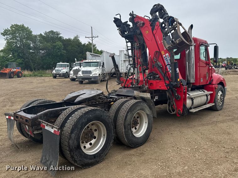 image for item FB7328 2005 Freightliner Columbia 120 crane truck