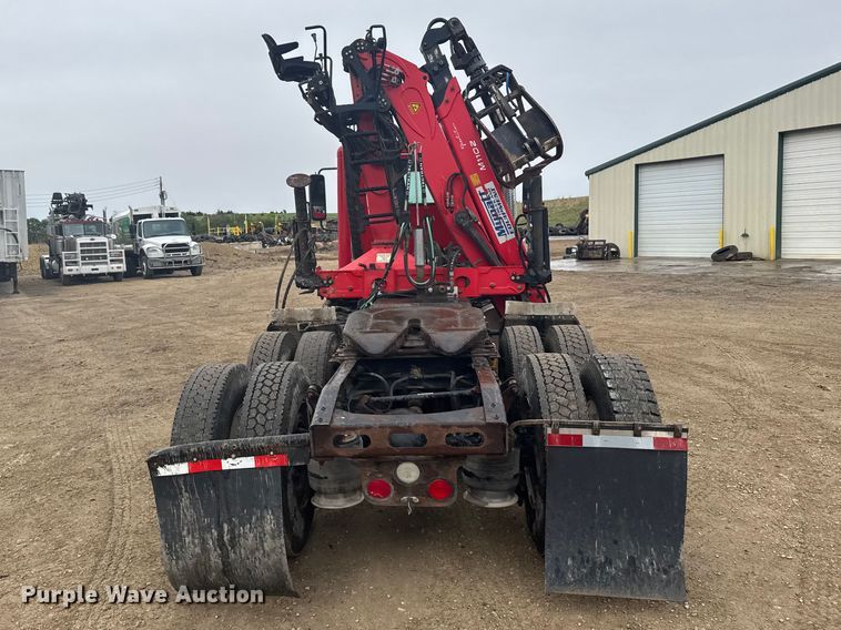image for item FB7328 2005 Freightliner Columbia 120 crane truck