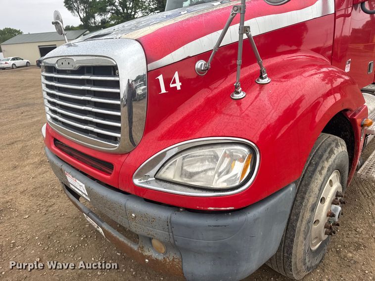 image for item FB7328 2005 Freightliner Columbia 120 crane truck