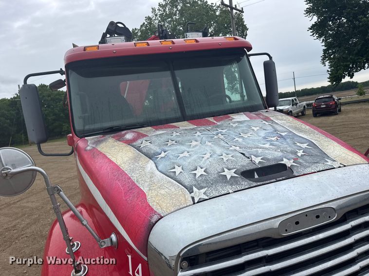 image for item FB7328 2005 Freightliner Columbia 120 crane truck