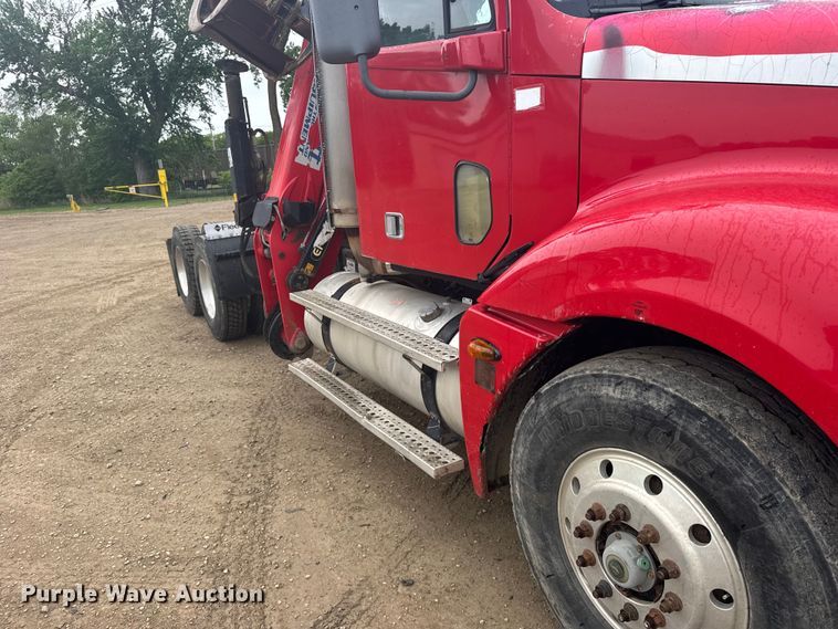 image for item FB7328 2005 Freightliner Columbia 120 crane truck