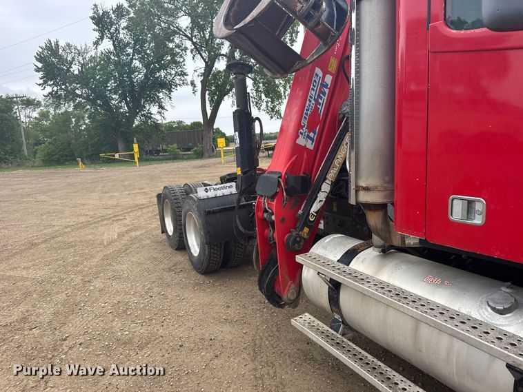 image for item FB7328 2005 Freightliner Columbia 120 crane truck