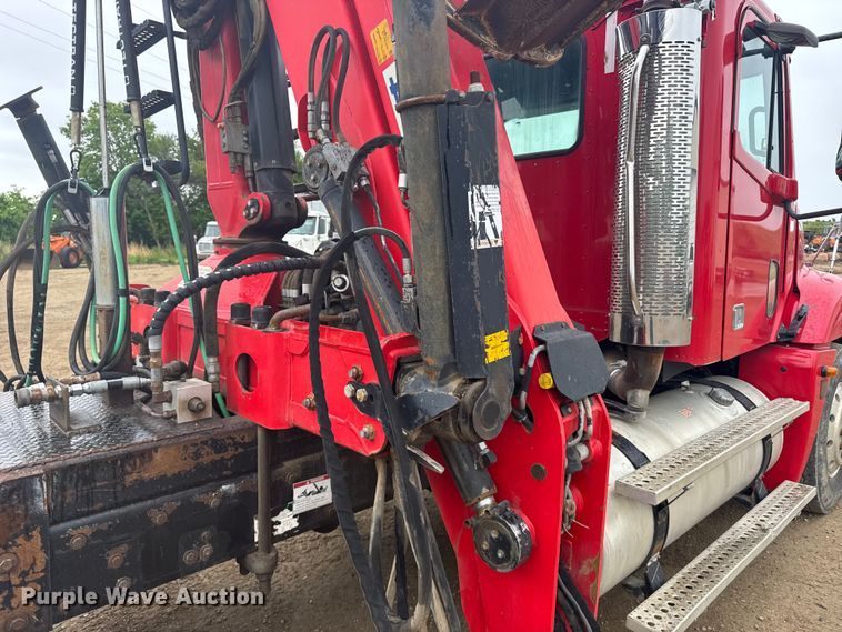 image for item FB7328 2005 Freightliner Columbia 120 crane truck