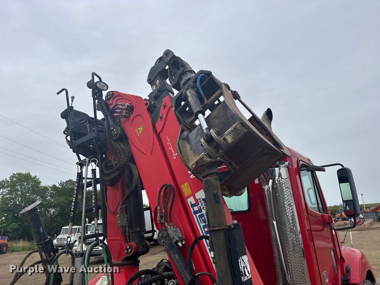 image for item FB7328 2005 Freightliner Columbia 120 crane truck