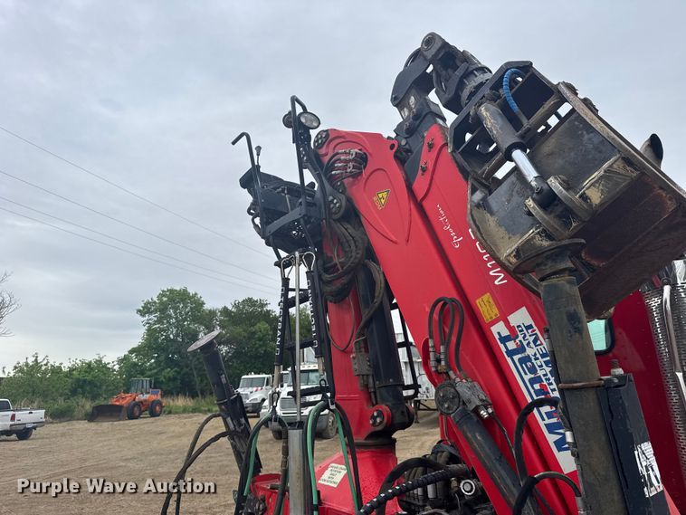 image for item FB7328 2005 Freightliner Columbia 120 crane truck
