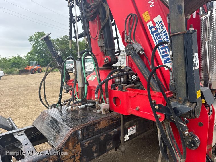 image for item FB7328 2005 Freightliner Columbia 120 crane truck