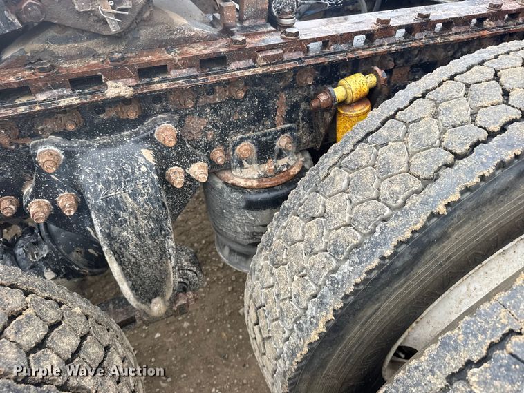image for item FB7328 2005 Freightliner Columbia 120 crane truck