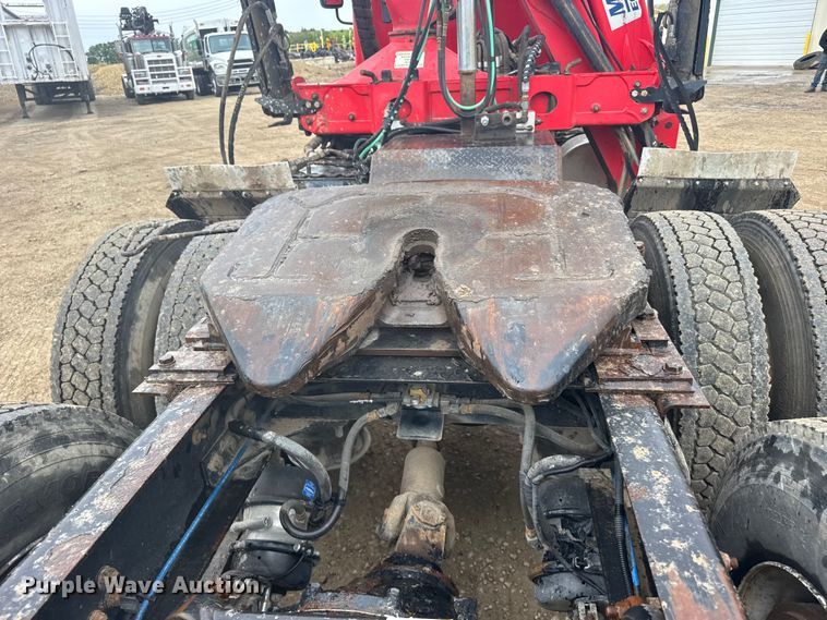 image for item FB7328 2005 Freightliner Columbia 120 crane truck