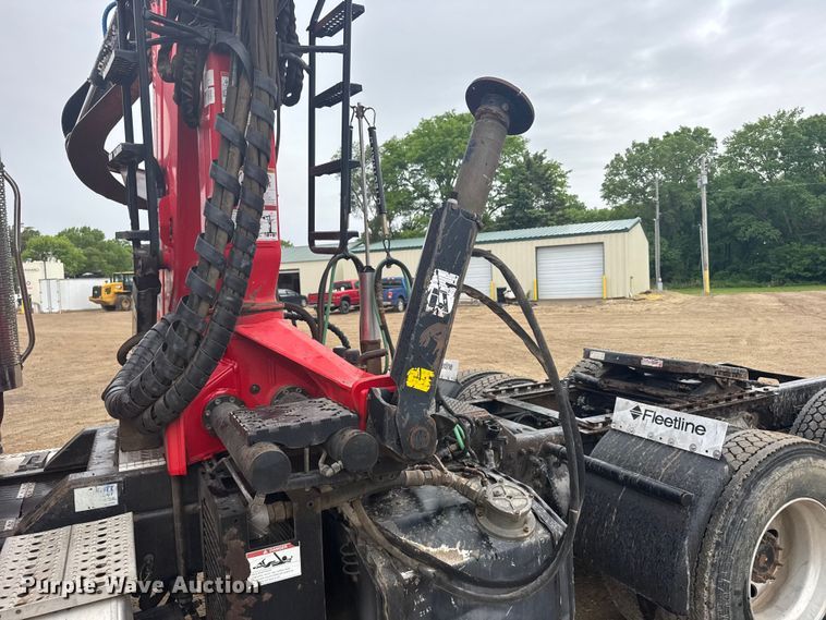 image for item FB7328 2005 Freightliner Columbia 120 crane truck