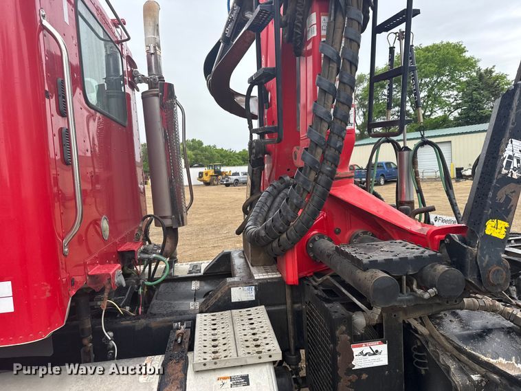 image for item FB7328 2005 Freightliner Columbia 120 crane truck