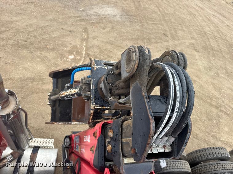 image for item FB7328 2005 Freightliner Columbia 120 crane truck