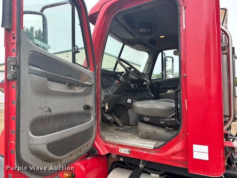 image for item FB7328 2005 Freightliner Columbia 120 crane truck