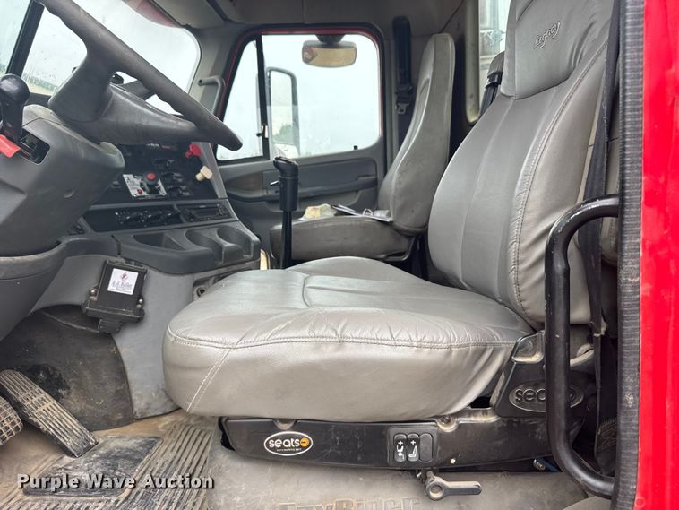 image for item FB7328 2005 Freightliner Columbia 120 crane truck