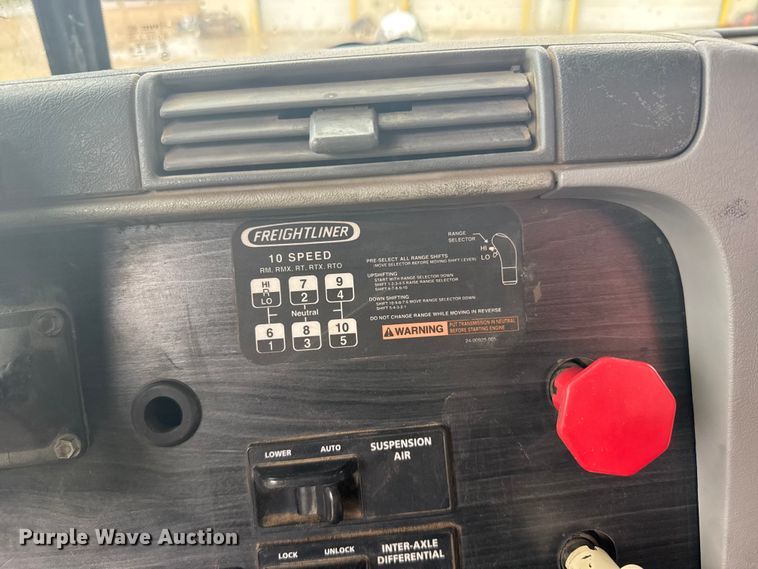 image for item FB7328 2005 Freightliner Columbia 120 crane truck