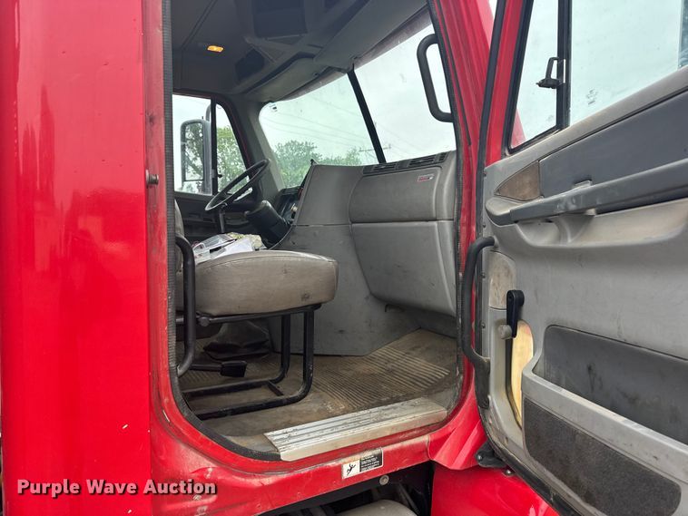 image for item FB7328 2005 Freightliner Columbia 120 crane truck