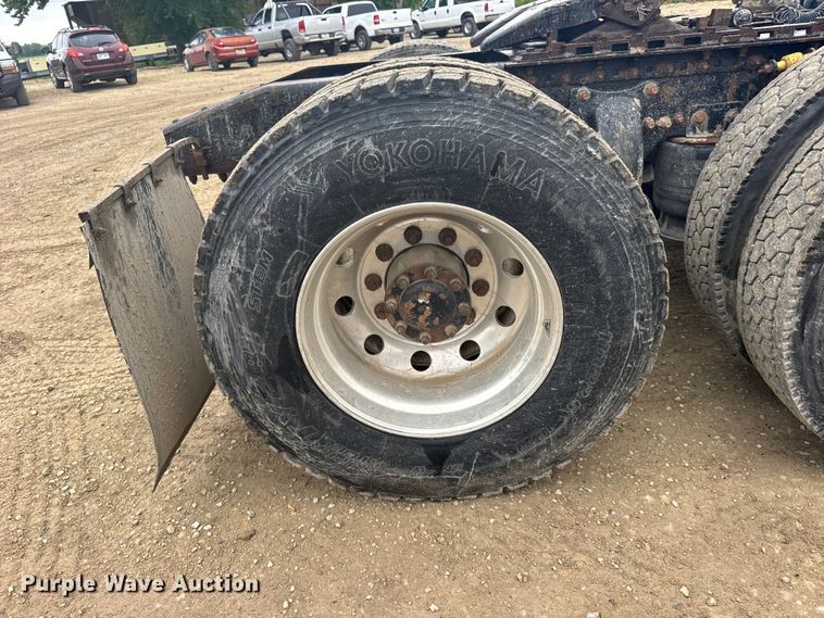 image for item FB7328 2005 Freightliner Columbia 120 crane truck