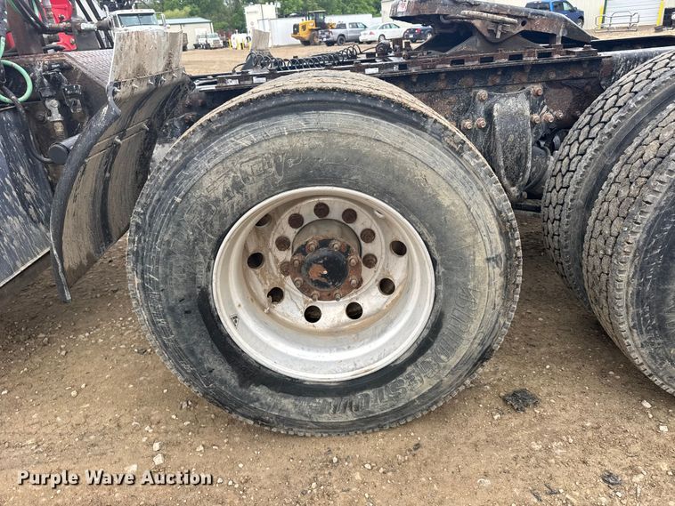 image for item FB7328 2005 Freightliner Columbia 120 crane truck