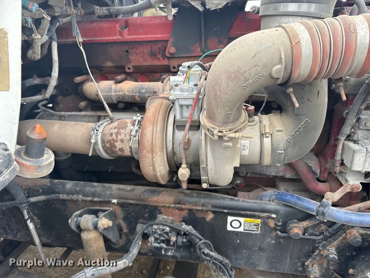 image for item FB7330 2009 Kenworth T800 semi truck