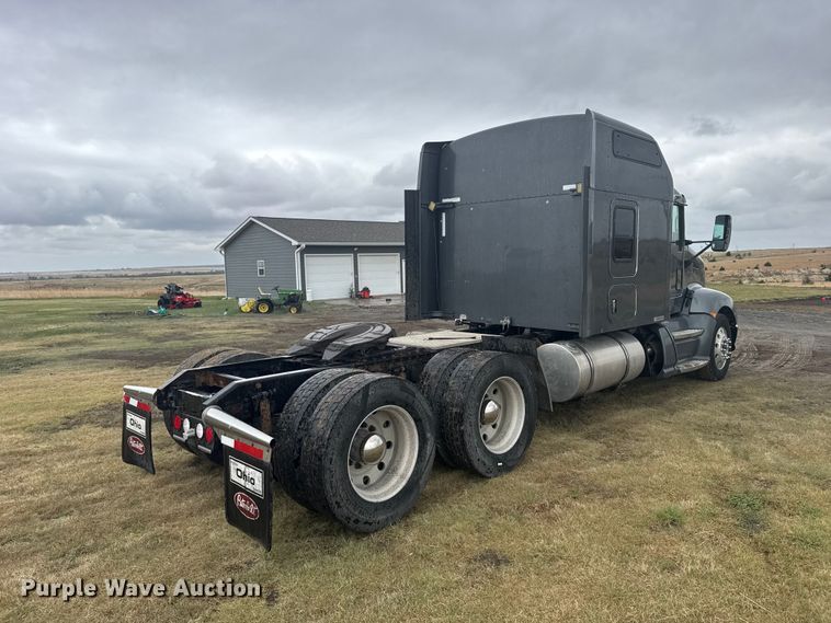 image for item FB7331 2014 Kenworth T660 semi truck