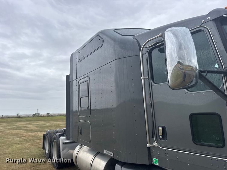 image for item FB7331 2014 Kenworth T660 semi truck