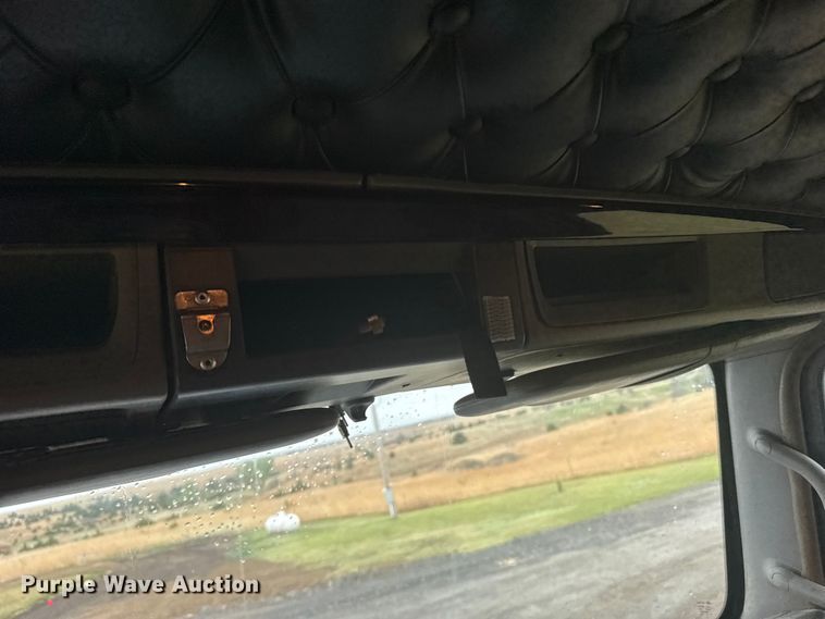 image for item FB7331 2014 Kenworth T660 semi truck