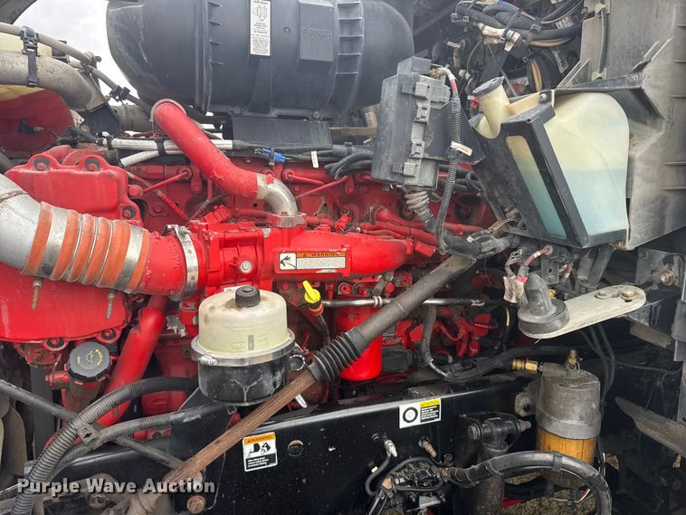 image for item FB7331 2014 Kenworth T660 semi truck