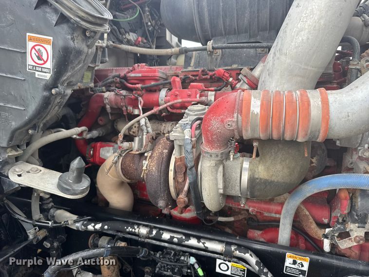 image for item FB7331 2014 Kenworth T660 semi truck