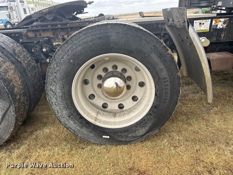 image for item FB7331 2014 Kenworth T660 semi truck