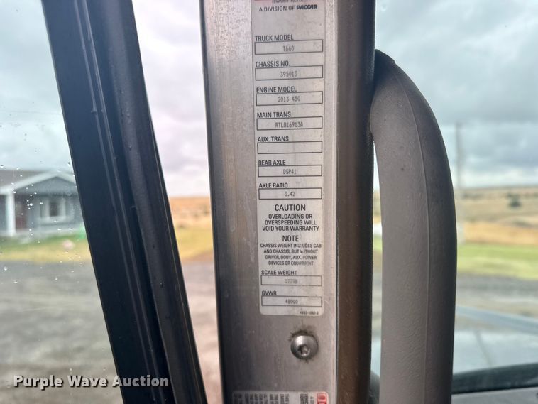image for item FB7331 2014 Kenworth T660 semi truck
