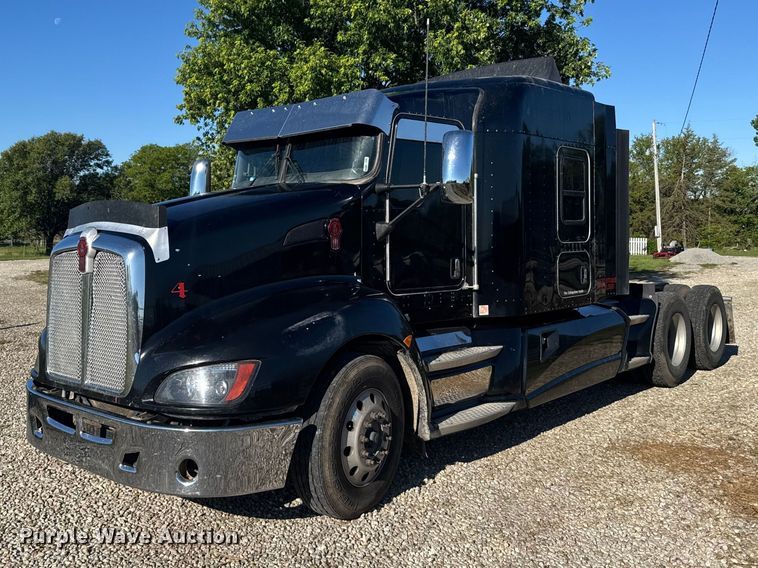 image for item FB7351 2017 Kenworth T660 semi truck