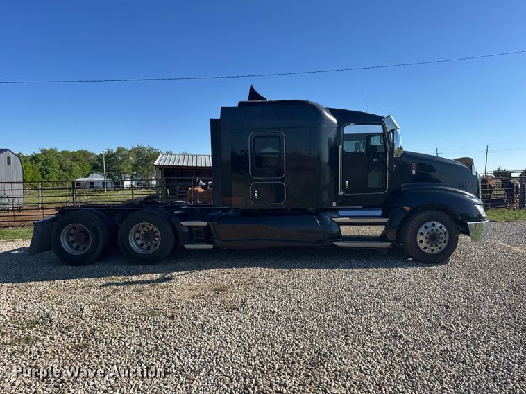 image for item FB7351 2017 Kenworth T660 semi truck