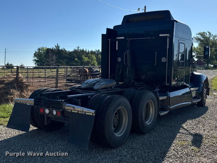 image for item FB7351 2017 Kenworth T660 semi truck