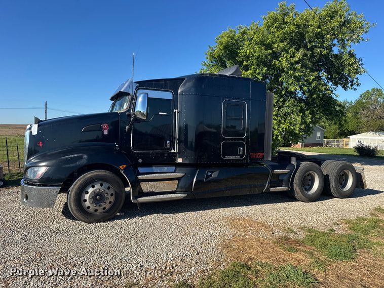 image for item FB7351 2017 Kenworth T660 semi truck