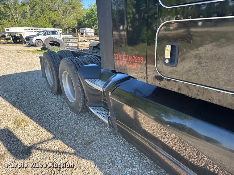 image for item FB7351 2017 Kenworth T660 semi truck