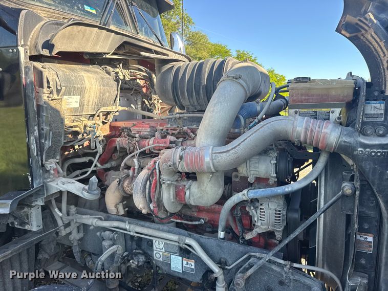 image for item FB7351 2017 Kenworth T660 semi truck