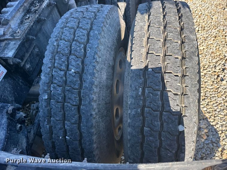 image for item FB7351 2017 Kenworth T660 semi truck