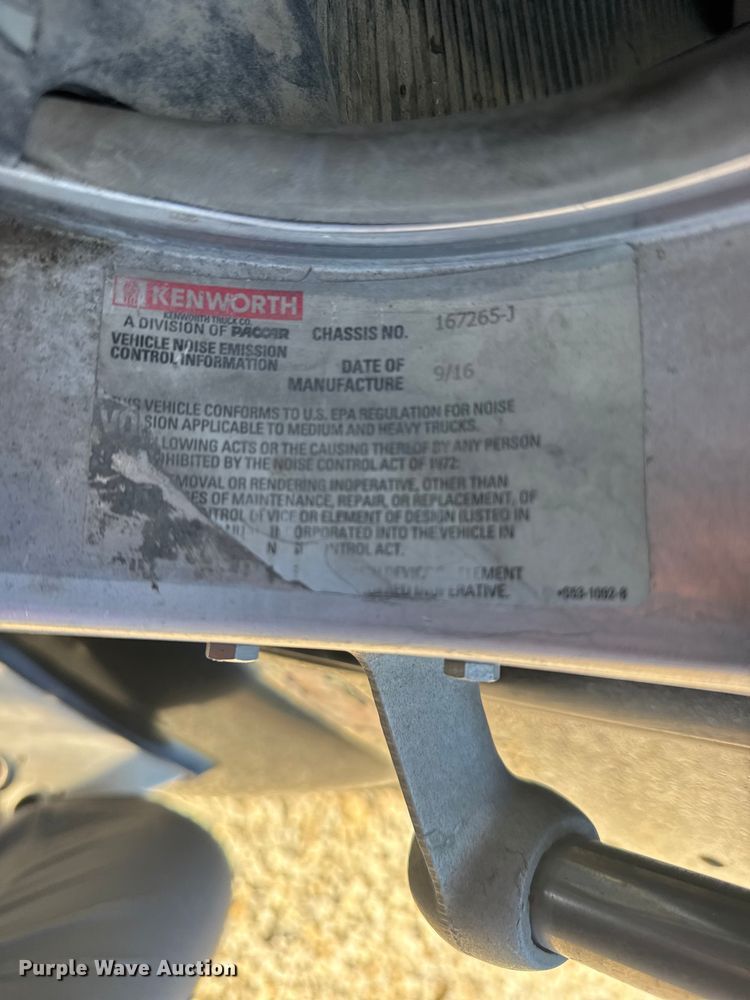 image for item FB7351 2017 Kenworth T660 semi truck