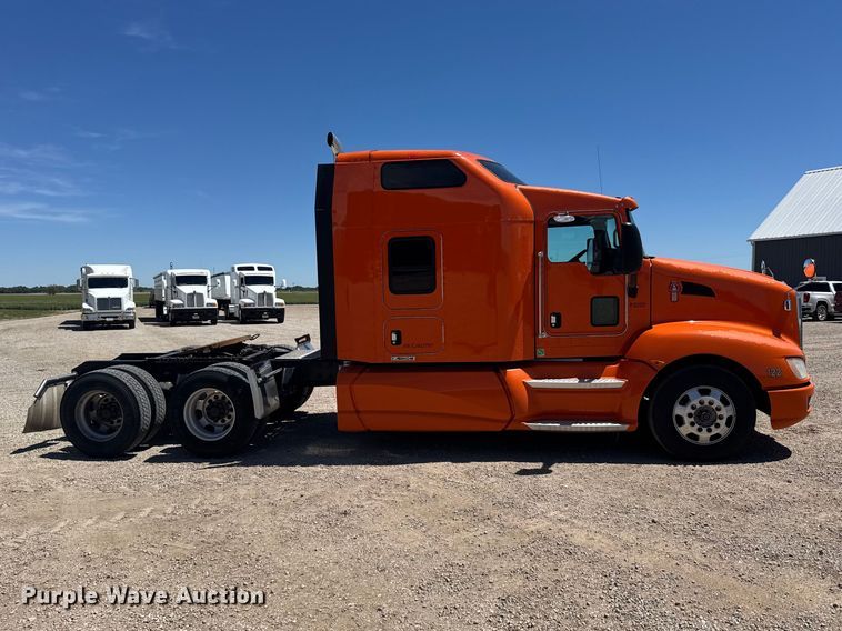 image for item FB7357 2014 Kenworth T660 semi truck