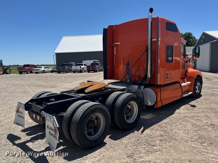 image for item FB7357 2014 Kenworth T660 semi truck
