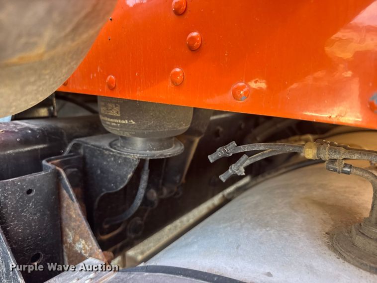 image for item FB7357 2014 Kenworth T660 semi truck